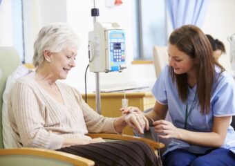 Comment limiter les effets secondaires de la chimiothérapie